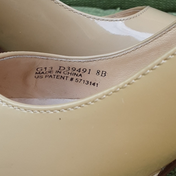 Cole Haan/Nike Air patent leather platform heel. - Picture 9 of 9